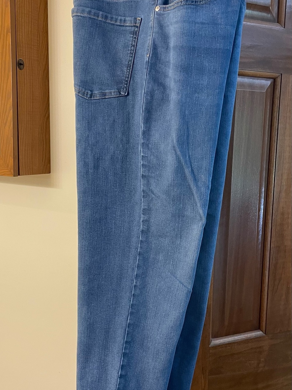 Gloria Vanderbilt Blue Cropped Straight-Leg Jeans